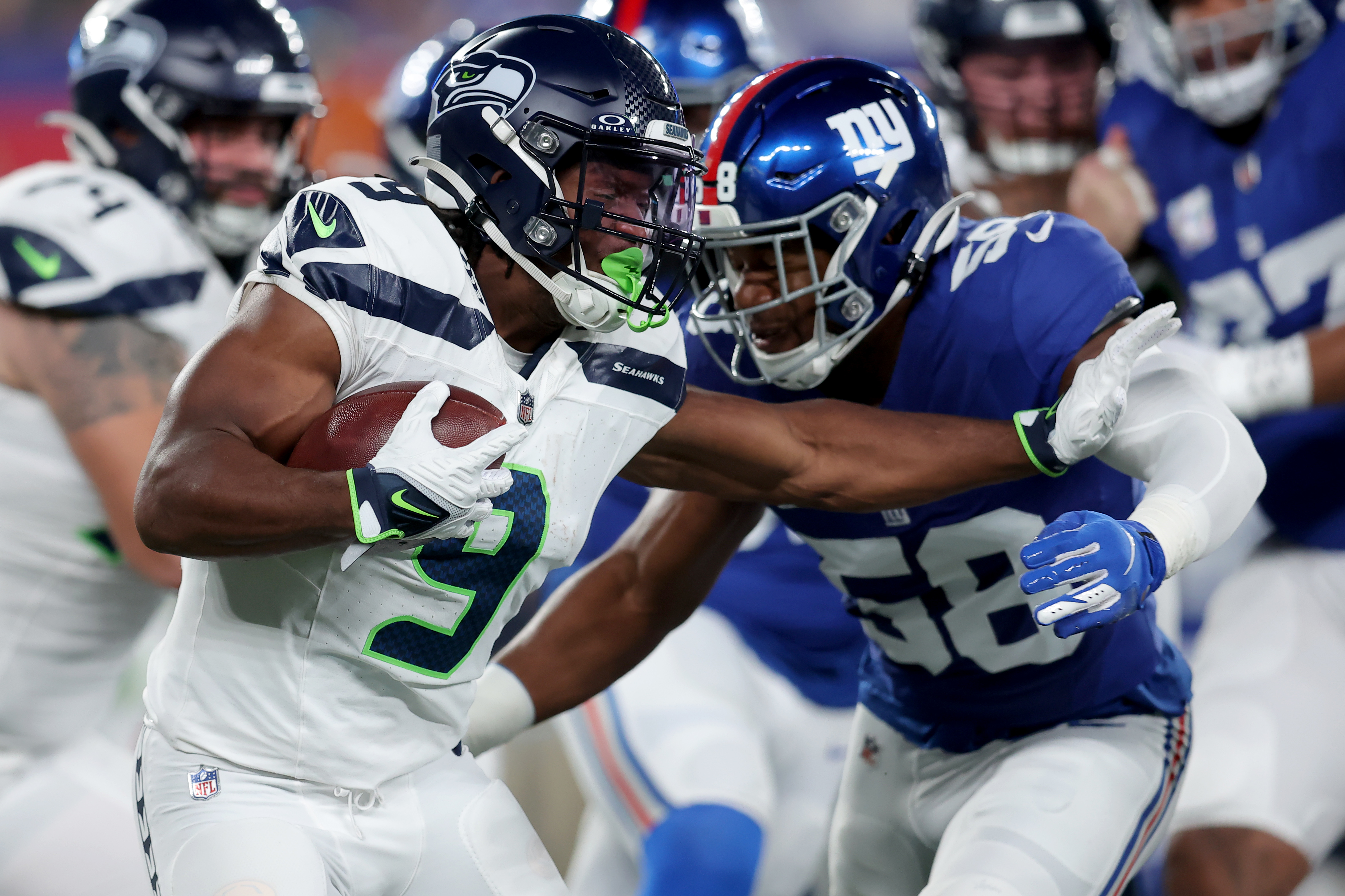 kenneth walker giants 33